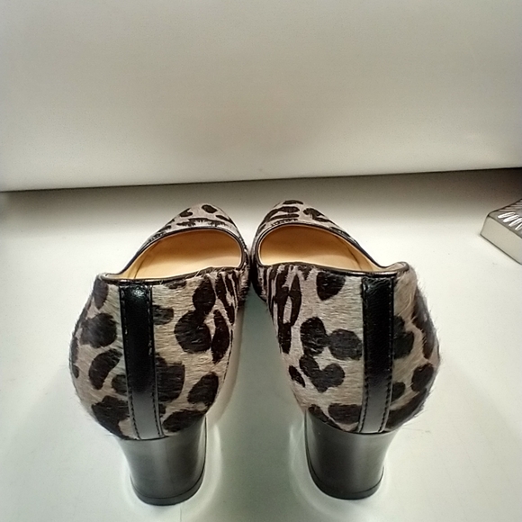 Cole Haan Chelsea Low Flared Heel Pumps Women's sz 6B - Picture 4 of 9